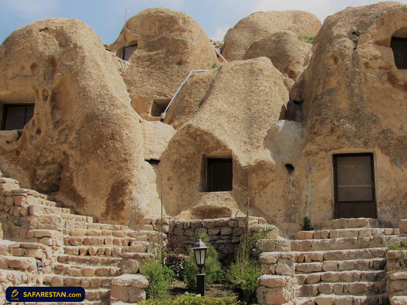 معماری صخره‌ای خاص و عجیب روستای تاریخی «کندوان»