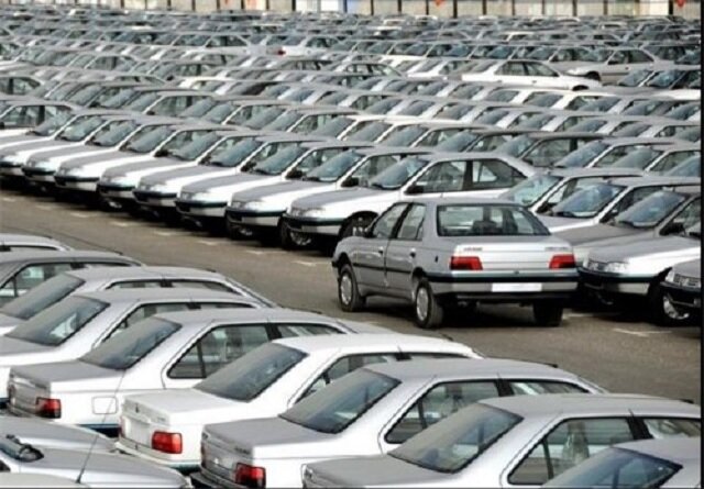 نجفی: دلالان و واسطه‌ها، منتفع واقعی خودروسازی در ایران هستند