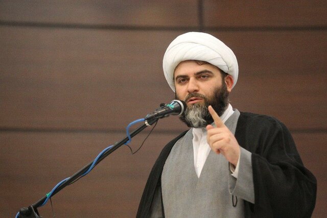 حجت الاسلام قمی: فضای مجازی رها شده است/ کل بودجه فرهنگی هزینه ساخت 300 کیلومتر بزرگراه است