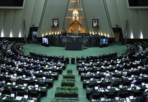 راهکارهای قانونی نمایندگان مجلس شورای اسلامی برای حل مشکلات کشور طبق قانون اساسی جمهوری اسلامی ایران