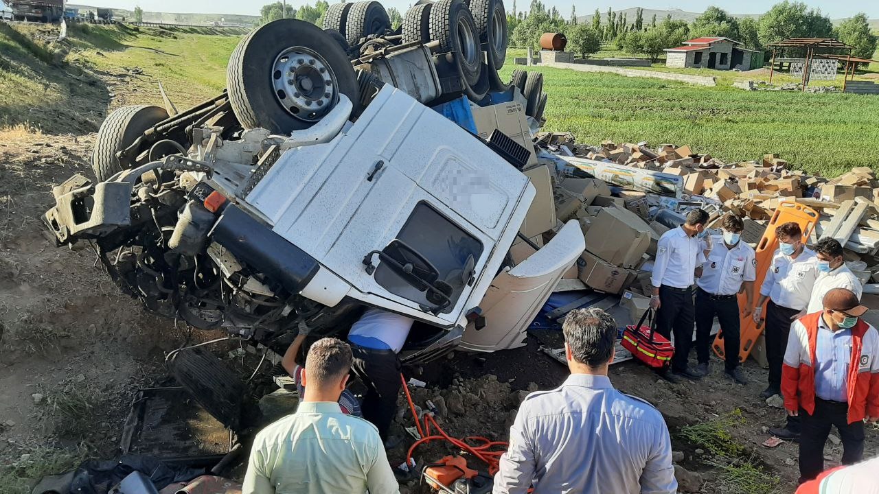 2 کشته در تصادف جاده بستان آباد - تیکمه داش