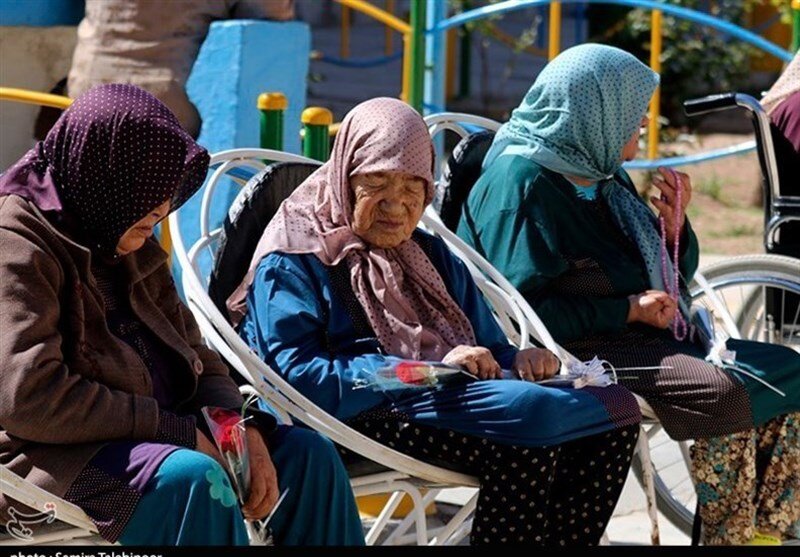 از "پدیده‌ سالمندانِ زنِ تنهایِ فرهیخته" تا "شتاب منحصربه فرد سالمند شدن جمعیت ایران"