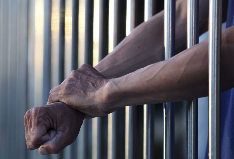 با جالب‌ترین مجازات‌های جایگزین حبس در جهان آشنا شوید