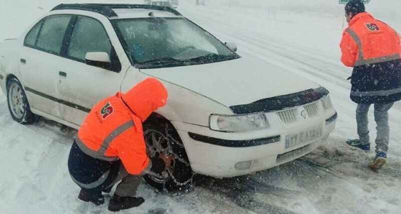امدادرسانی راهداران آذربایجان‌شرقی به ۷۲۳ خودرو گرفتار در برف و کولاک