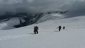 پس از ۵ روز عملیات جستجو هنوز خبری از عمو و برادرزاده کوهنورد در کوه میشو نیست