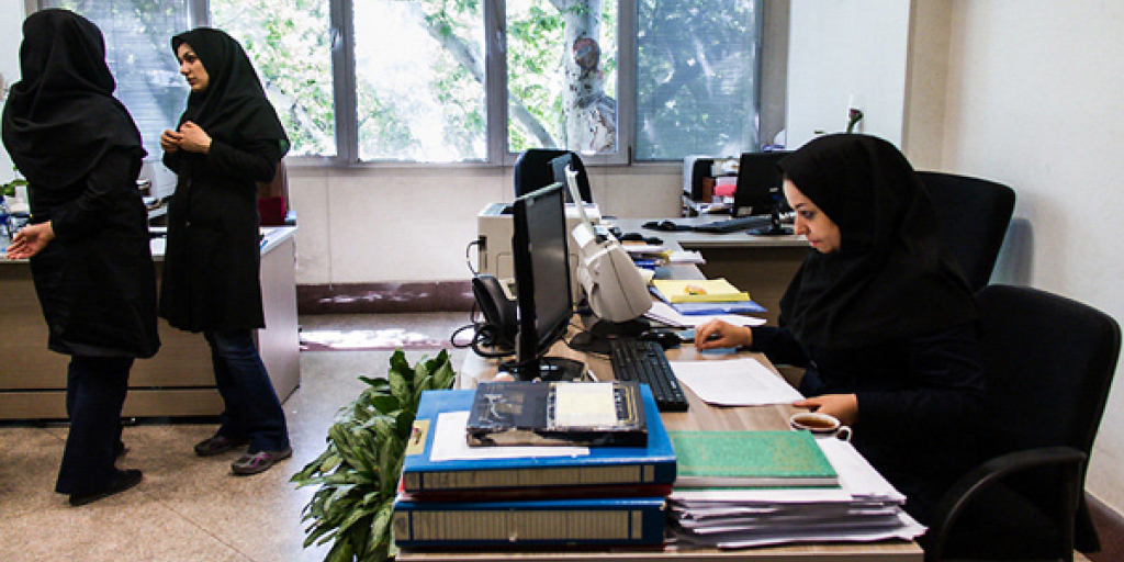 اصلاح وضعیت پوشش و حجاب کارمندان آغاز شد / ابلاغ شاخص‌های حجاب؛ دو قرارگاه هم راه اندازی می‌شود