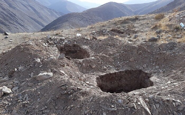 دستگیری ۲ حفار غیرمجاز اماکن تاریخی در شهرستان ورزقان