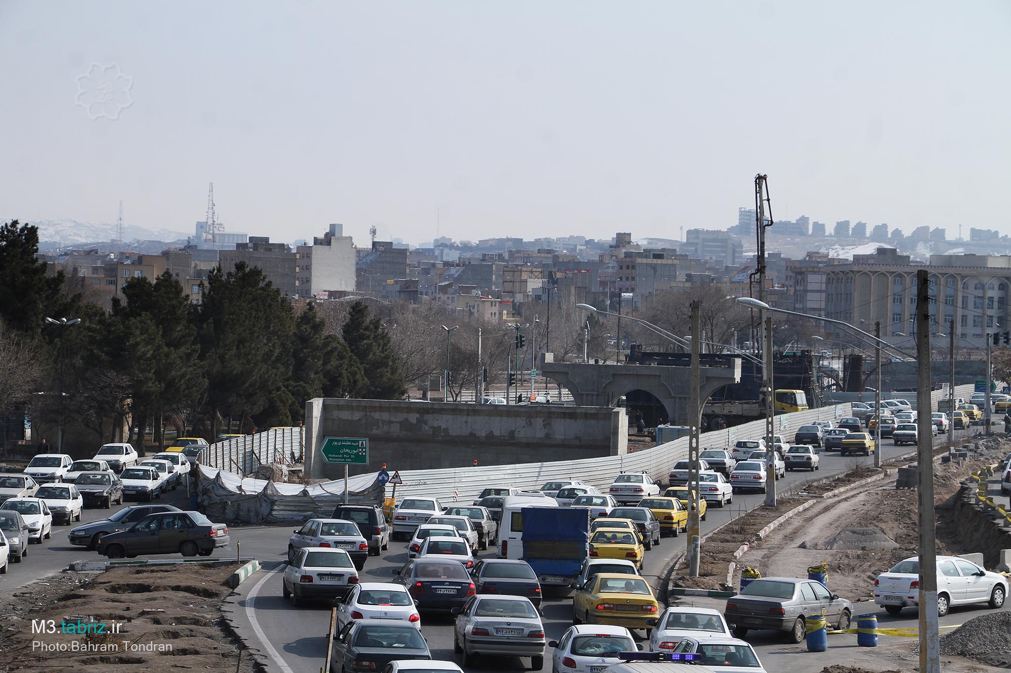 ترافیک تقاطع‌های ارتش و شهید فروزنده آزار دهنده است