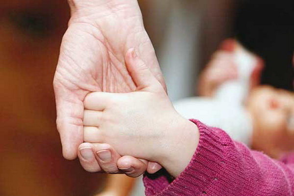 11 مرحله‌ای که متقاضیان «فرزندخواندگی» باید برای سرپرستی کودک طی کنند