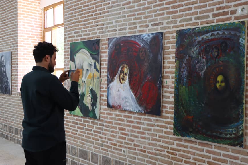 نمایشگاه نقاشی «یک افق، چهل نگاه» در تبریز گشایش یافت