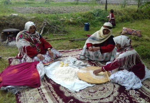 برگزاری جشنواره نان سنتی یوخا در شهرستان کلیبر به‌مناسبت هفته گردشگری