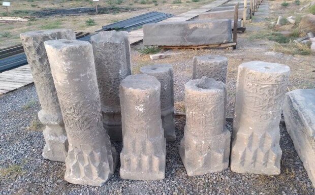 هشت قطعه سنگ تاریخی حجاری شده در تبریز کشف شد