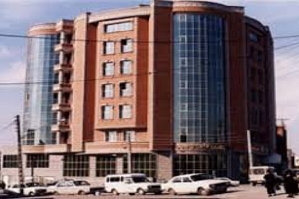 علت نصب بنر اخطار ریزش ساختمان شعبه ۱ بیمه تامین اجتماعی تبریز چه بود؟
