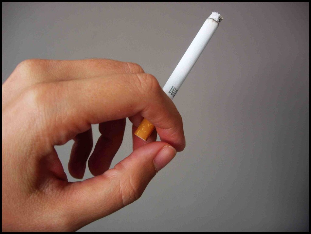 اینفوگرافیک/ آمار بالای مصرف سیگار در ایران؛ روستائیان بیشتر سیگار می‌کشند