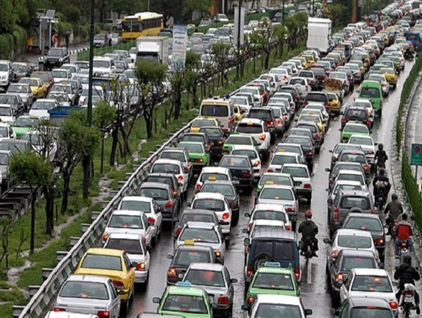 روزانه ۸۵۰ هزار دستگاه خودرو در تبریز تردد می‌کنند