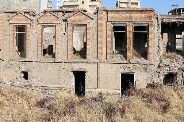 تملک و آزادسازی محوطه پیرامونی خانه منتسب به باقرخان