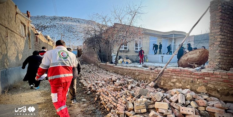 اعزام اکیپ نیروهای امدادی و عملیاتی گاز آذربایجان‌شرقی به مناطق زلزله زده خوی / هیچ حادثه گازی در مناطق زلزله‌زده نداشتیم
