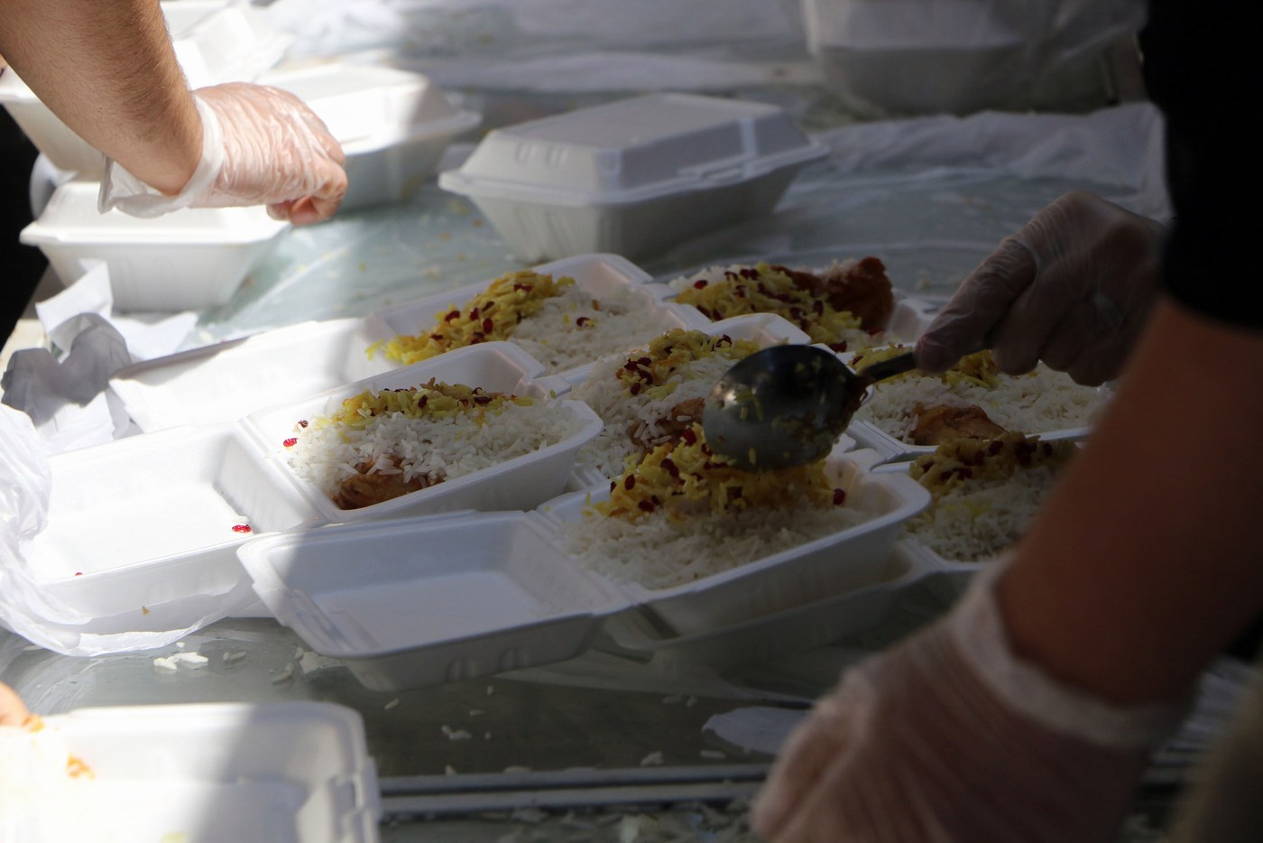 گزارش تصویری/ پخت ۷۲ دیگ غذای گرم در تبریز