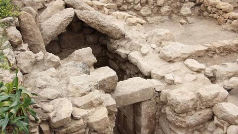 کشف بزرگترین آرامگاه‌ خانوادگی سنگی ۲۰۰۰ ساله در ایذه