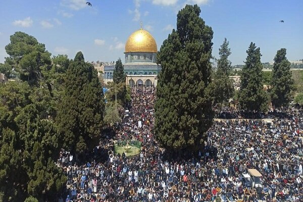 حضور ده‌ها هزار فلسطینی در مسجدالاقصی برای اقامه نماز عید قربان