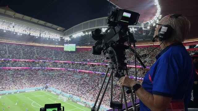 تلویزیون امشب کدام فوتبال‌ها را پخش می‌کند؟