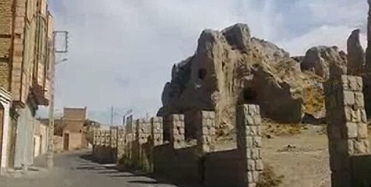 واکنش وزیر به تبدیل قلعه تاریخی «یالدور» مرند به پاتوق معتادان