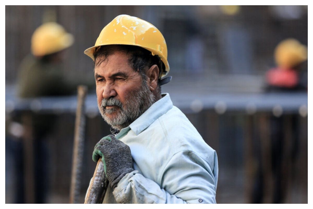 وقتی "خدا هم کارگر است" چرا و چگونه ارزش کار و کارگر فروکاست؟