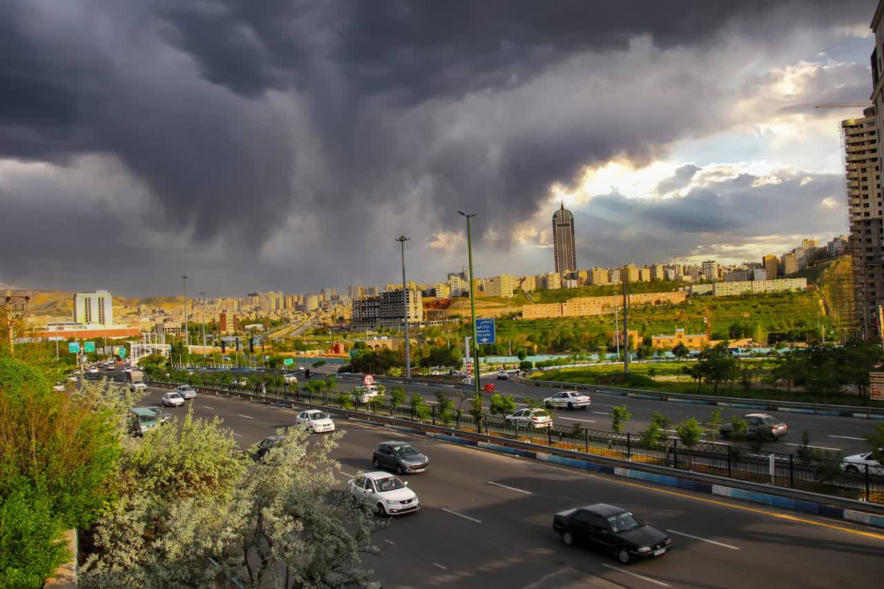نگاهی به بافت شهری تبریز در پسِ ابرها و باران
