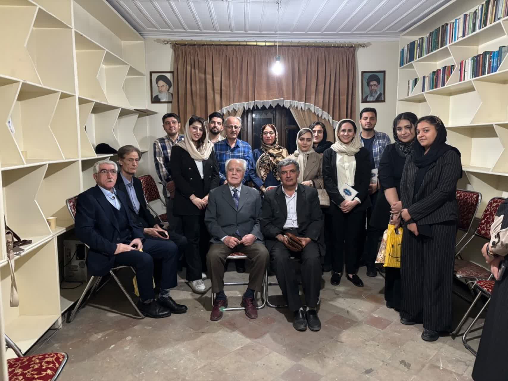 گزارشی از نشست‌های شاهنامه‌خوانی/ چُنان مرزبانانِ خسرونژاد