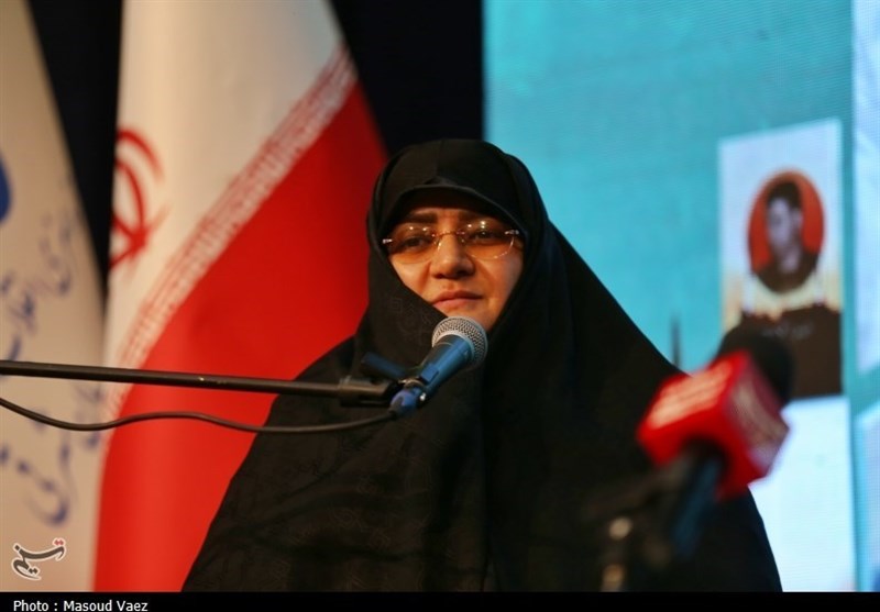قائد شهید امت کم‌کاری همه ما را با بزرگواری جبران می‌کرد