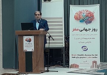 ارتقای سواد سلامت،  عامل مدیریت بیماری‌های مغز و اعصاب است