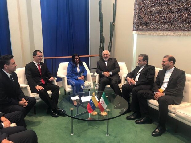 در نیویورک؛ ظریف با وزرای خارجه «کوبا، تاجیکستان و نیکاراگوئه» دیدار کرد