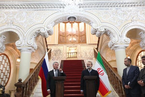 در دیدار رئیس دومای دولتی فدراسیون روسیه؛ لاریجانی:‌ راهبرد منطقه‌ای ایران و روسیه مدل موفقی است