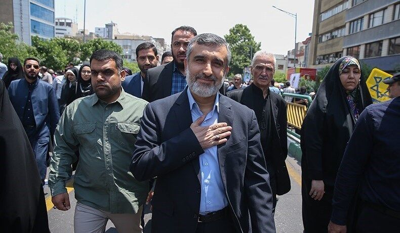 سردار حاجی‌زاده: مردم انقلاب، رهبری و نظام را دوست دارند